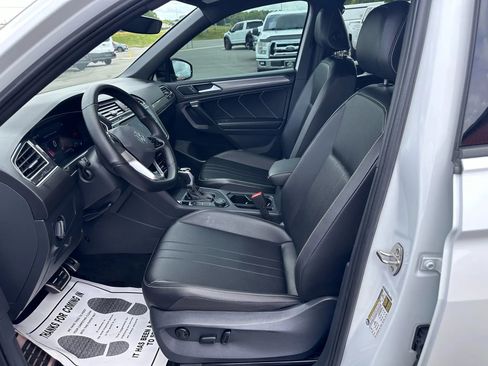 Used 2024 Volkswagen Tiguan SE R-Line image 5