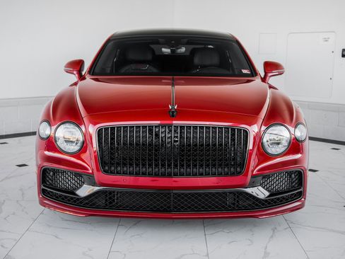 Used 2022 Bentley Flying Spur V8 image 4