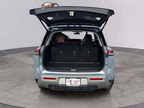 Used 2024 Nissan Pathfinder Platinum w/ Cargo Package FWD image 19