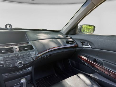 Used 2011 Honda Crosstour EX-L image 19