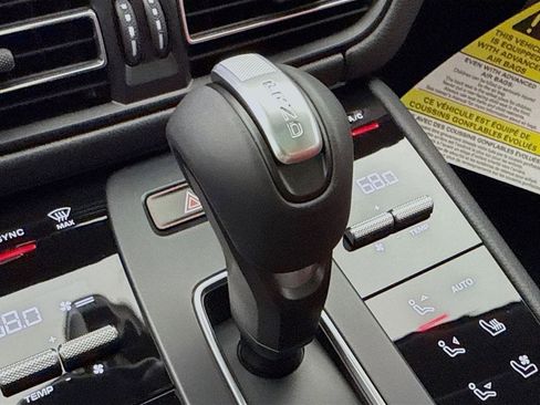 New 2026 Porsche Macan image 21