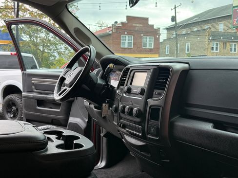 Used 2018 RAM 2500 Big Horn w/ Sport Appearance Group image 17