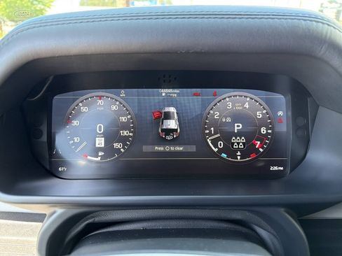 Used 2021 Land Rover Defender 110 X-Dynamic HSE AWD/4WD image 37