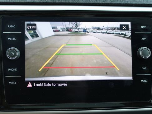 Certified 2022 Volkswagen Atlas SEL R-Line image 17