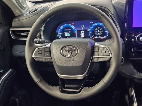 New 2026 Toyota Highlander Limited AWD/4WD image 15