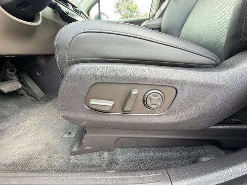 Used 2026 Kia Carnival FWD image 23