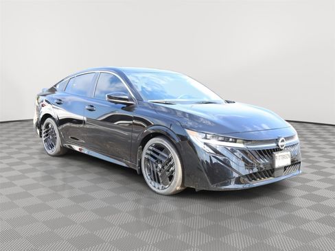 New 2026 Nissan Sentra SR w/ SR Premium Package FWD image 3