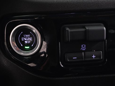 Used 2024 GMC Sierra 1500 SLT image 29