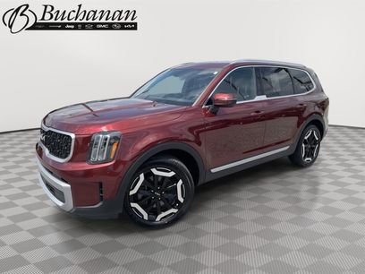 Used 2024 Kia Telluride EX w/ EX Captain's Chair Package
