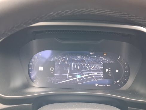 Used 2026 Volvo XC40 B5 Plus AWD/4WD image 31