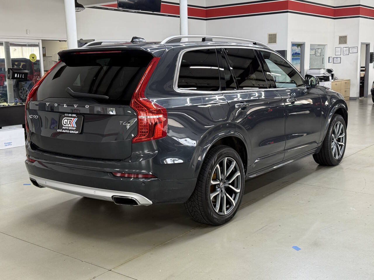 Used 2016 Volvo XC90 T6 Momentum w/ Momentum Plus Package AWD/4WD image 2