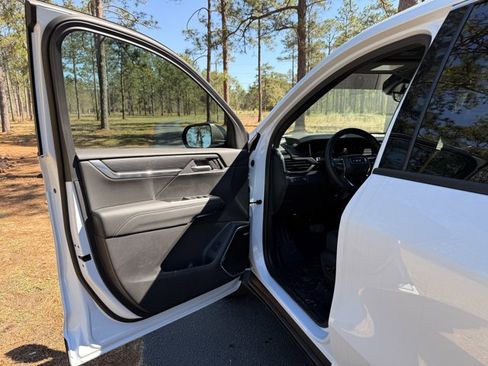 New 2026 GMC Acadia Elevation w/ Elevation Premium Package image 13