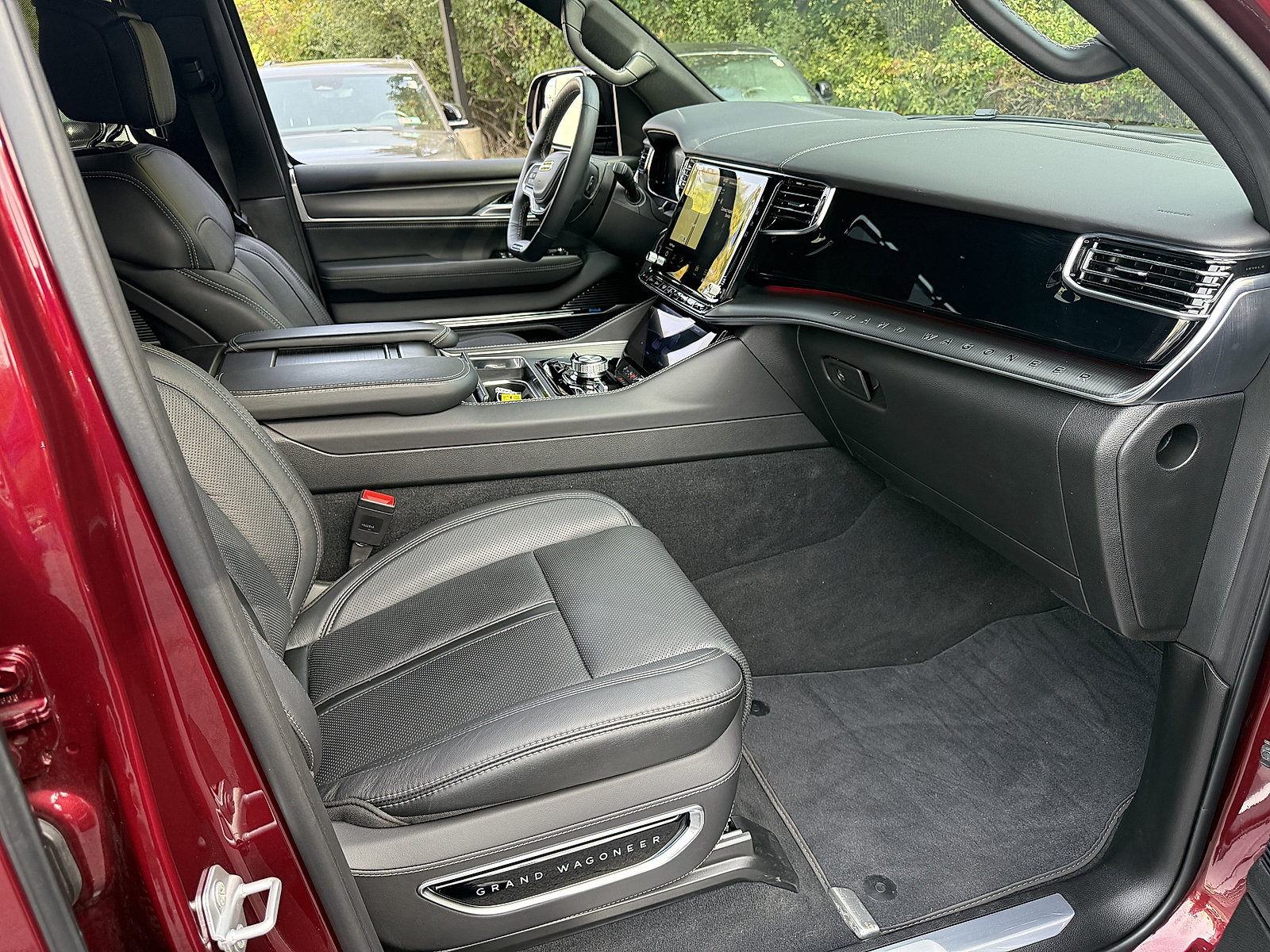 Certified 2026 Jeep Grand Wagoneer Summit w/ Rear Seat Video Group I AWD/4WD image 15