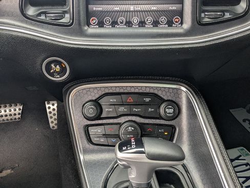 Used 2017 Dodge Challenger R/T Scat Pack w/ Leather Interior Group image 22