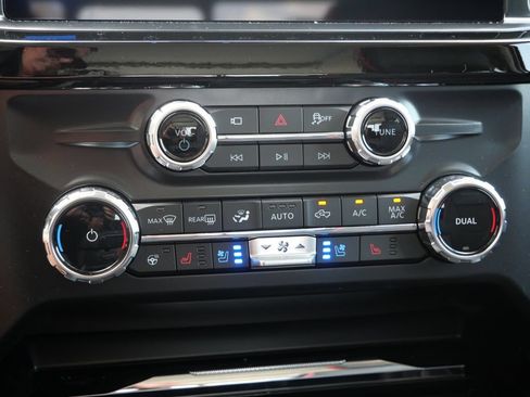 New 2026 Ford F250 Lariat w/ Black Appearance Package AWD/4WD image 31