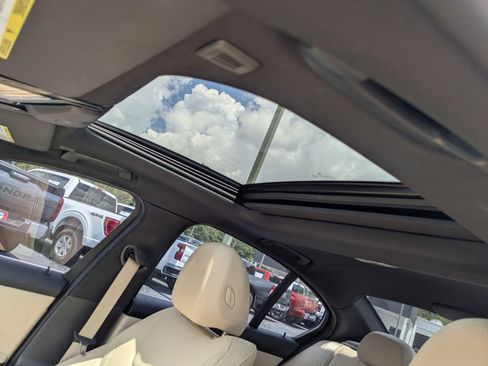 Used 2019 BMW 330i Sedan w/ Convenience Package RWD image 23