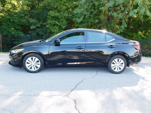 Used 2023 Nissan Sentra S FWD image 2