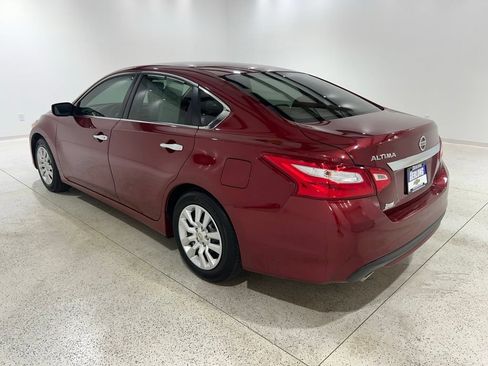 Used 2016 Nissan Altima 2.5 S w/ Power Driver Seat Package FWD image 3