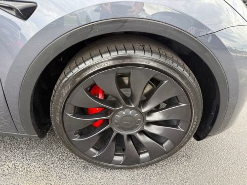 Used 2023 Tesla Model Y Performance AWD/4WD image 34