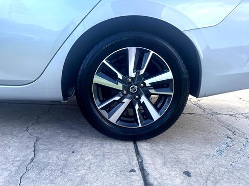 Used 2021 Nissan Versa SV image 32