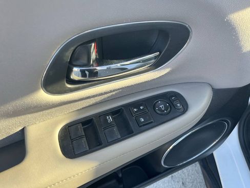 Used 2016 Honda HR-V EX image 14