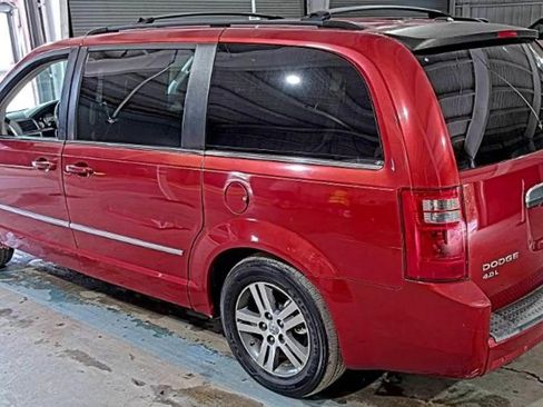 Used 2010 Dodge Grand Caravan SXT image 2