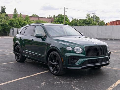 Used 2021 Bentley Bentayga AWD/4WD image 2