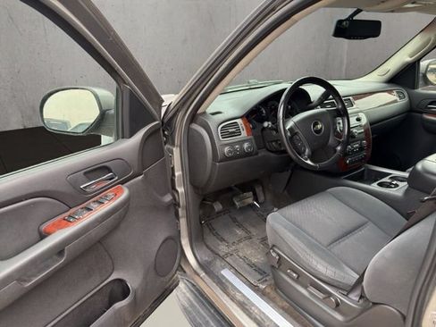 Used 2009 Chevrolet Tahoe LT w/ Convenience Package AWD/4WD image 17