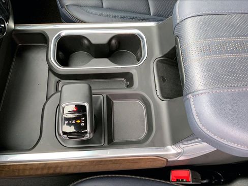 Certified 2025 Chevrolet Silverado 1500 High Country w/ Technology Package image 14