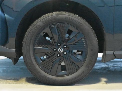 Certified 2025 Nissan Murano SV image 24