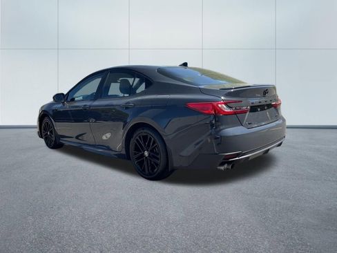 Used 2025 Toyota Camry SE w/ Convenience Package image 7