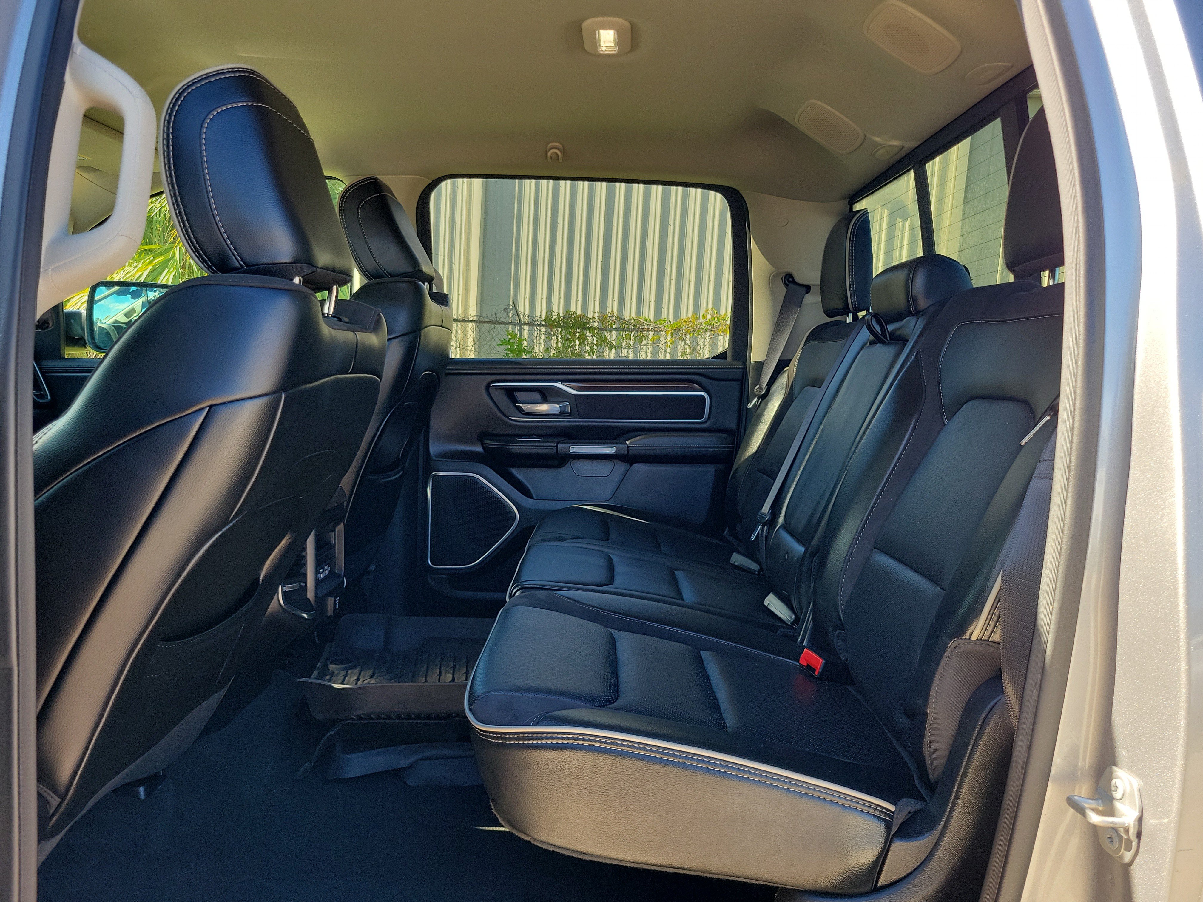 Used 2022 RAM 1500 Laramie w/ Trailer Tow Group AWD/4WD image 8