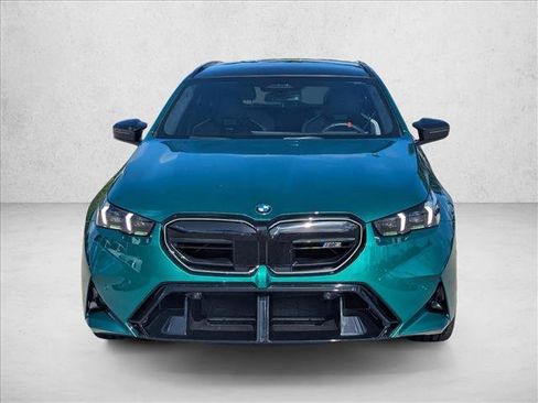 Used 2026 BMW M5 Touring AWD/4WD image 2