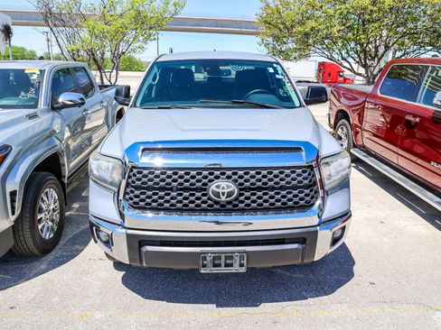 Used 2020 Toyota Tundra SR5 w/ SR5 Leather Package image 5