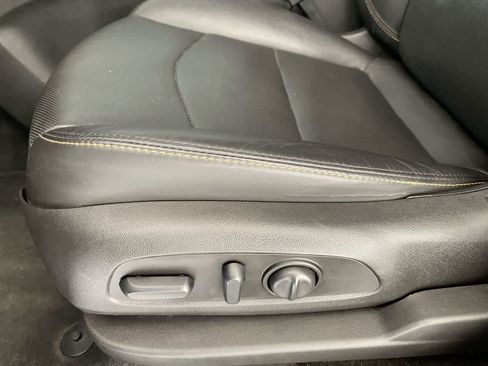 Used 2018 Chevrolet Equinox Premier AWD/4WD image 12