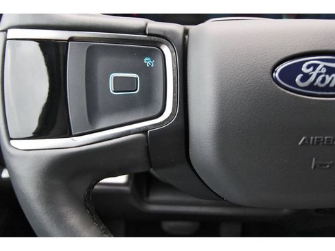 Used 2025 Ford Expedition Active AWD/4WD image 15
