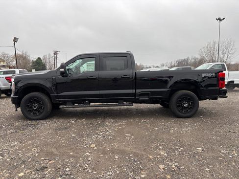 New 2025 Ford F250 Lariat w/ Black Appearance Package image 4