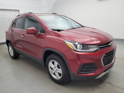 Used 2020 Chevrolet Trax LT w/ LT Convenience Package AWD/4WD image 11