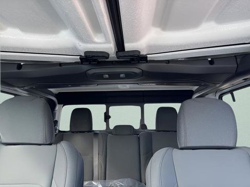 New 2025 Jeep Gladiator Nighthawk image 21