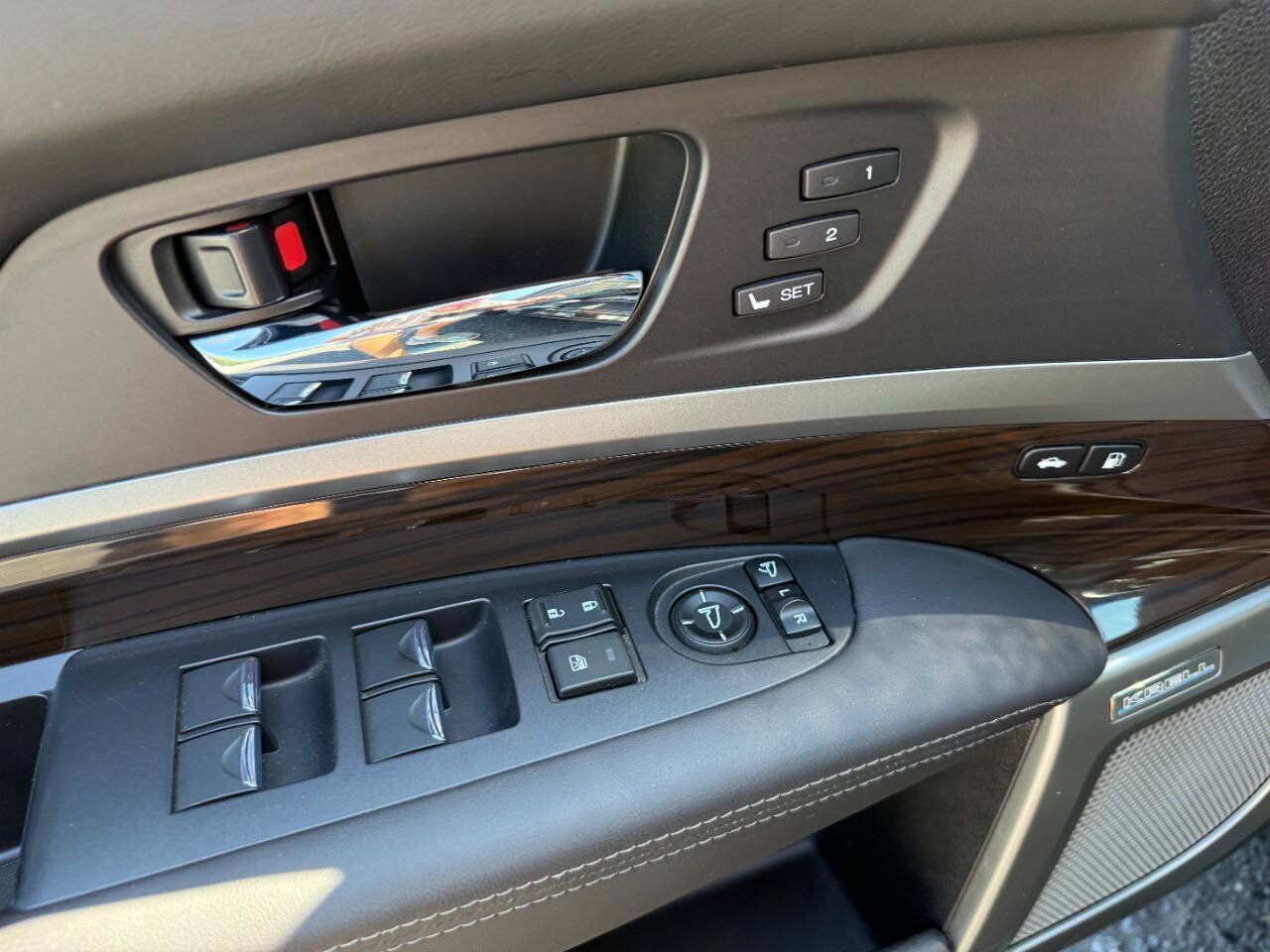 Used 2015 Acura RLX w/ Advance Package FWD image 16