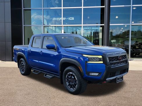 Used 2025 Nissan Frontier PRO-4X w/ Tow Package image 2