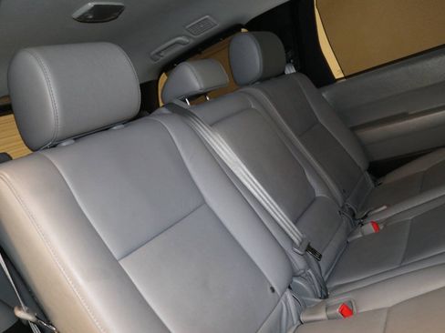 Used 2017 Toyota Sequoia Limited w/ Safety & Convenience Package AWD/4WD image 94