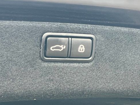 Used 2015 Hyundai Genesis 3.8 w/ Option Group 04 RWD image 37