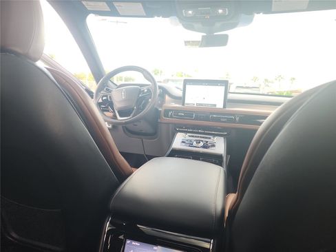 Used 2023 Lincoln Aviator Reserve w/ Equipment Group 201A image 24