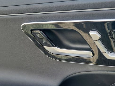 Used 2024 Mercedes-Benz E 350 4MATIC Sedan image 25