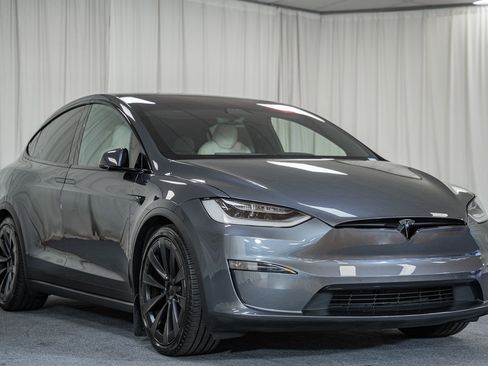 Used 2022 Tesla Model X image 1