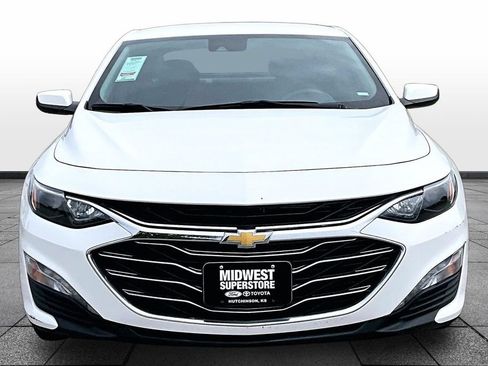 Used 2024 Chevrolet Malibu LT FWD image 3