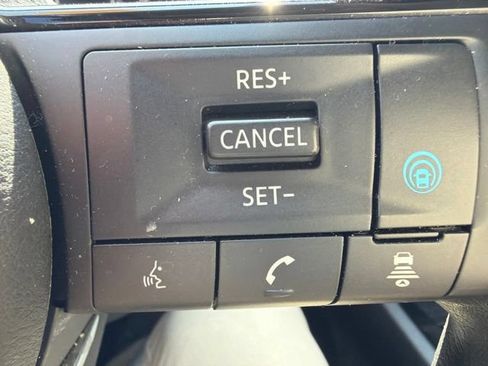 Used 2021 Nissan Rogue SV FWD image 32