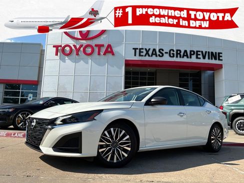 Used 2025 Nissan Altima 2.5 SV FWD image 1