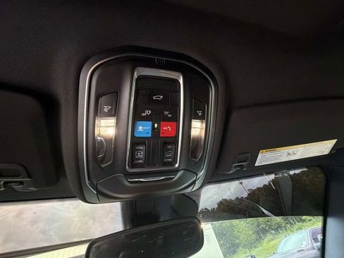Used 2025 Jeep Grand Cherokee L Altitude AWD/4WD image 33